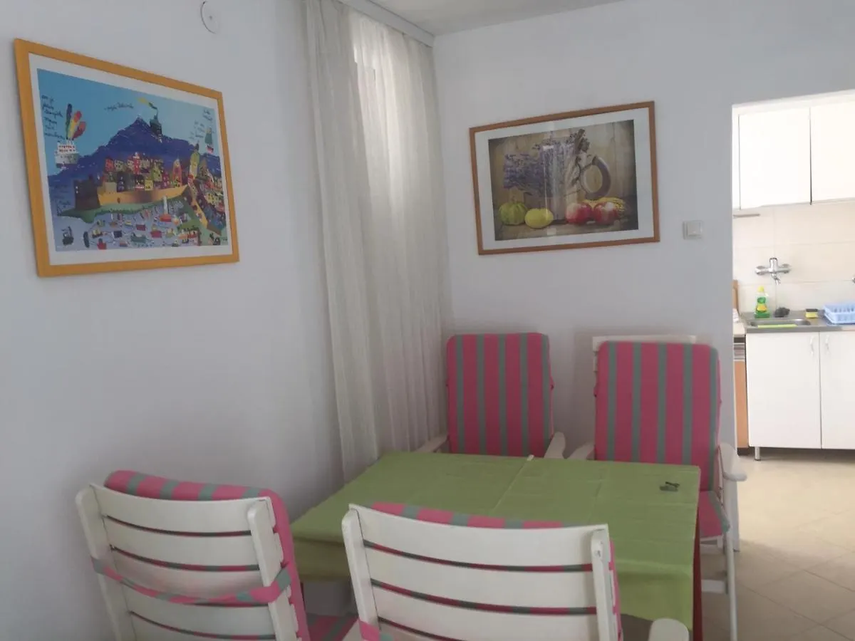 Apartment Perla - 150M From The Sea Novi Vinodolski Croatia