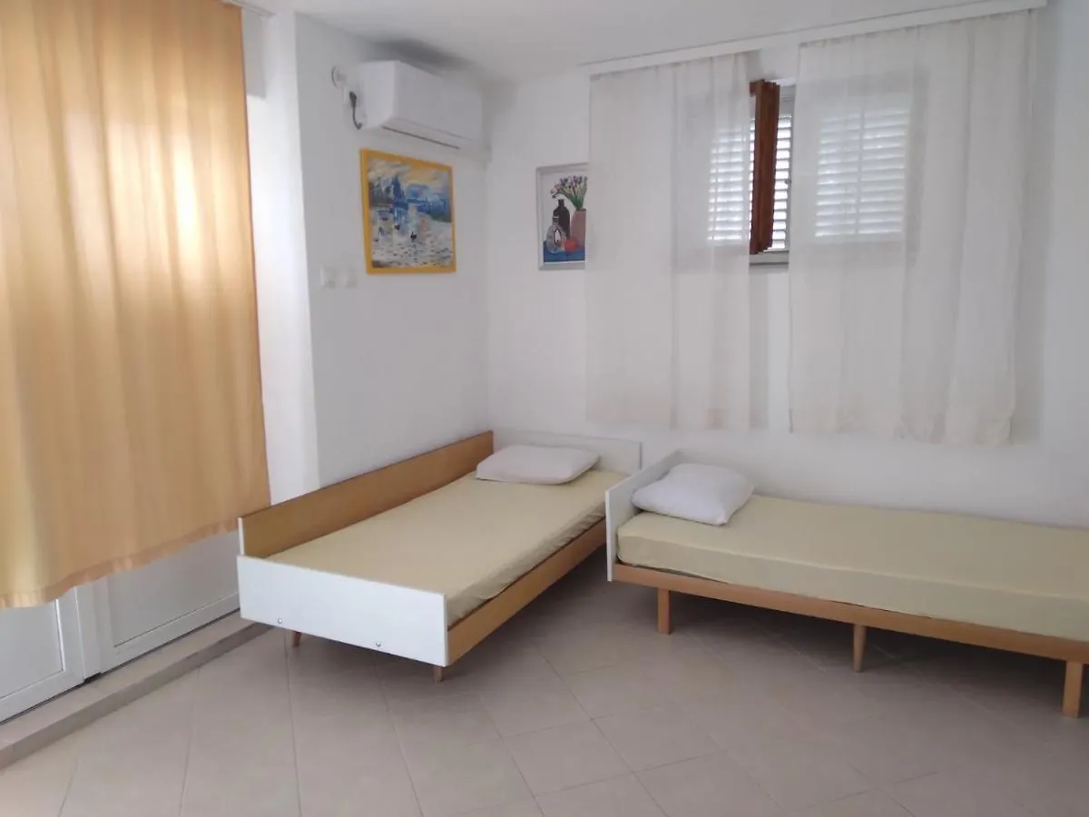 Apartment Perla - 150M From The Sea Novi Vinodolski 0*,